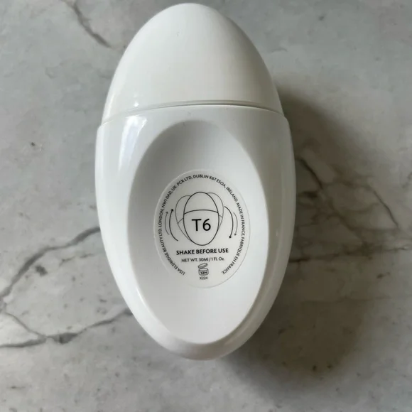 Lisa Eldridge Seamless Skin Enhancing Tint - Picture 3 of 3